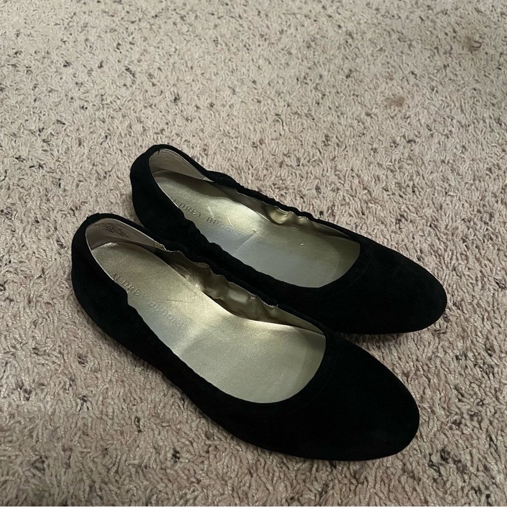 Audrey Brooke Slip-ons, Black w/ Gold Lining Size 7.5M